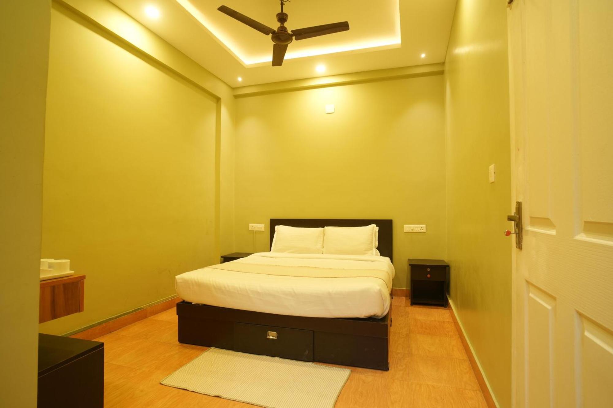 Hostel Rasha Residency Kalpatta Exterior foto